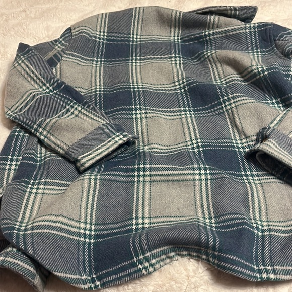 Beautiful womens Shacket medium - Picture 4 of 4